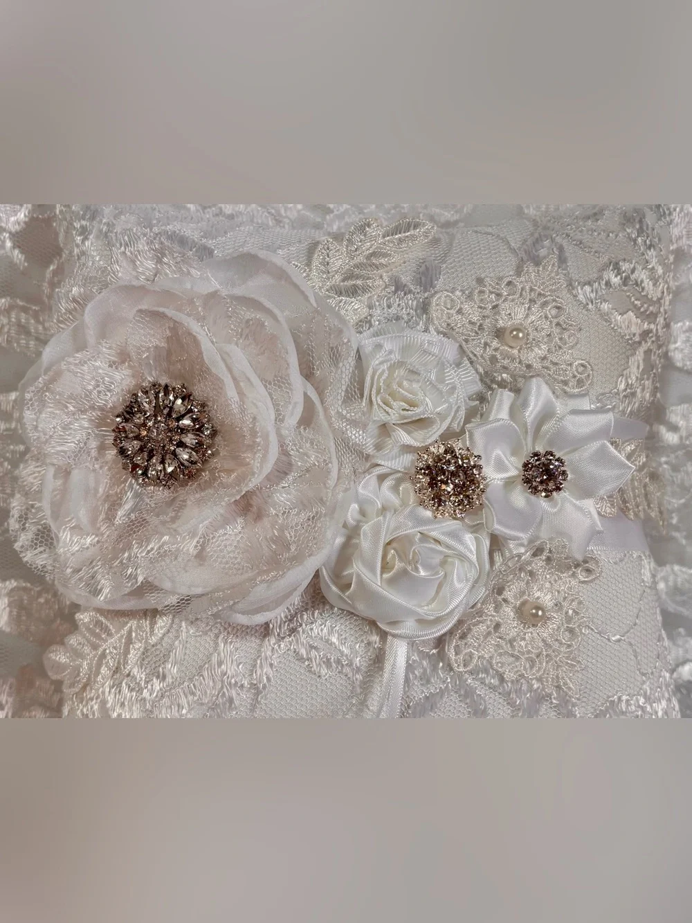 🤍 Handmade Solid White Lace Ring Pillow and Flower Basket Set